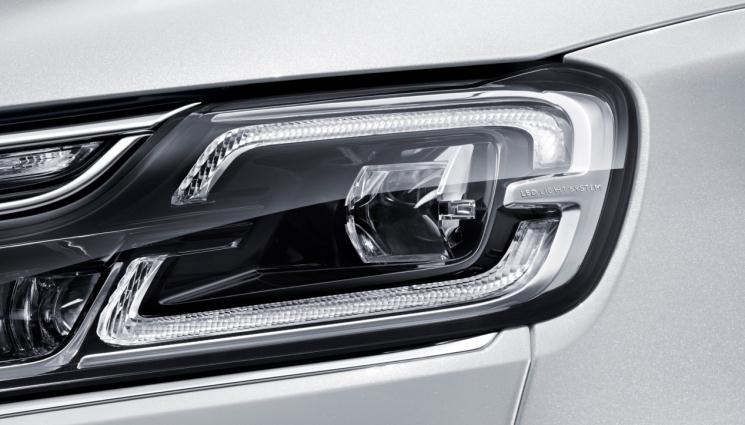 巴斯特的极致天窗工艺新葡京网上赌场遇见伟(图2)