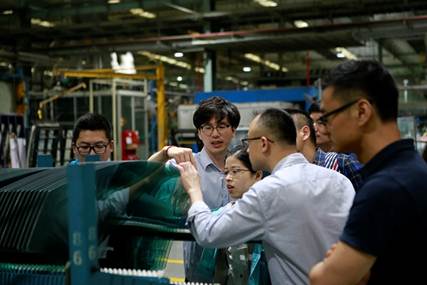 巴斯特的极致天窗工艺新葡京网上赌场遇见伟(图3)